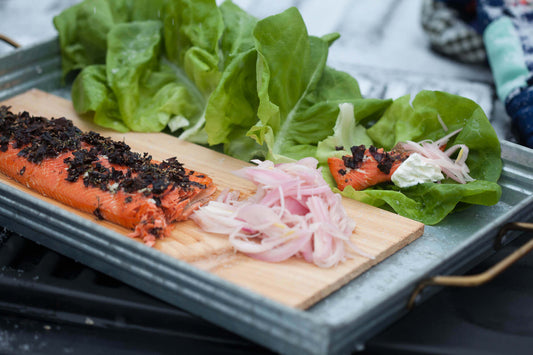 cedar-planked-salmon-lettuce-wraps